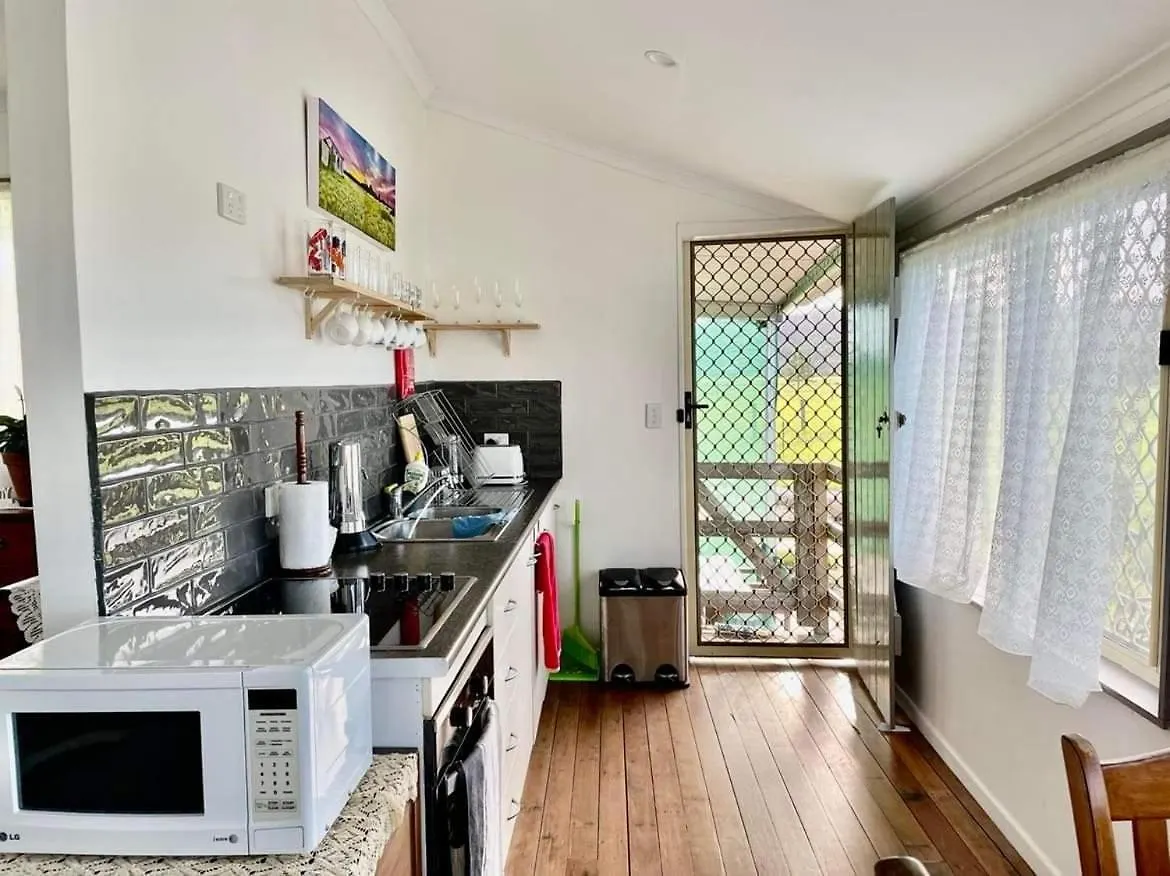 Dağ evi Cabin In The Dam Paddock, 10 Min To The Beach. Maroochy River