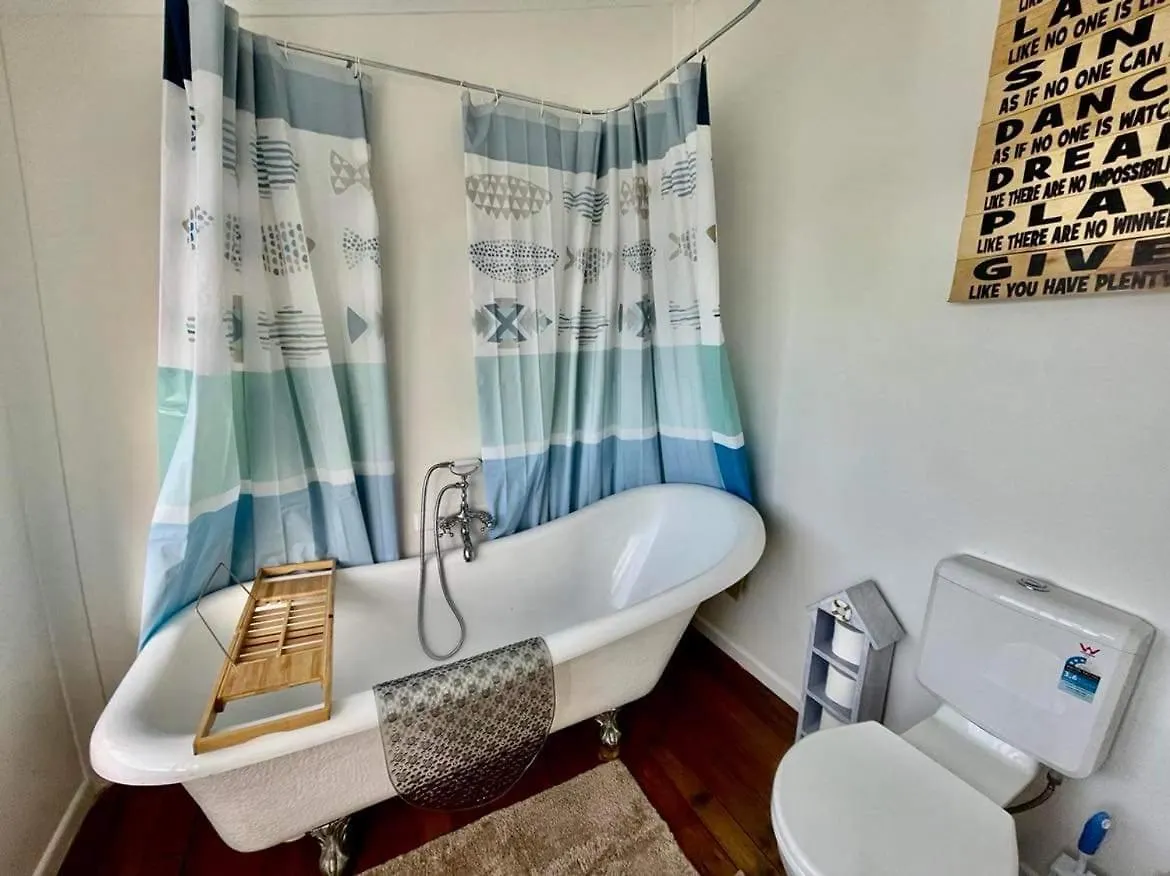 Cabin In The Dam Paddock, 10 Min To The Beach. Maroochy River Dağ evi