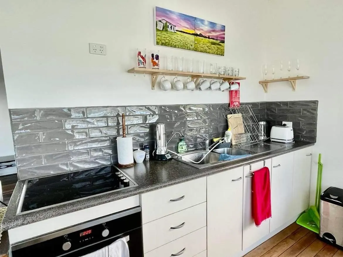Cabin In The Dam Paddock, 10 Min To The Beach. Maroochy River